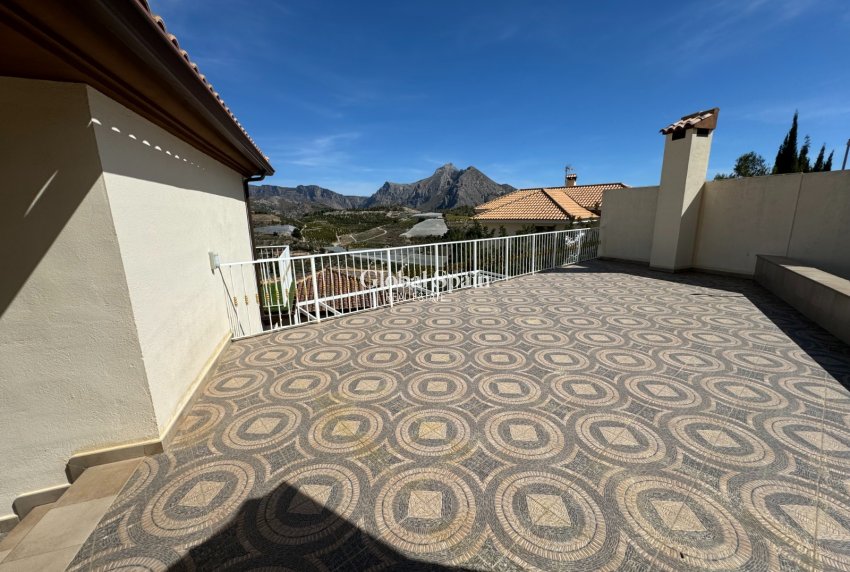 Resale - VILLA -
CALLOSA D'EN SARRIÀ - Callosa De Ensarrià