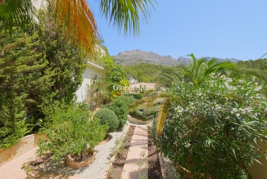 Resale - VILLA -
CALLOSA D'EN SARRIÀ - Costa Blanca