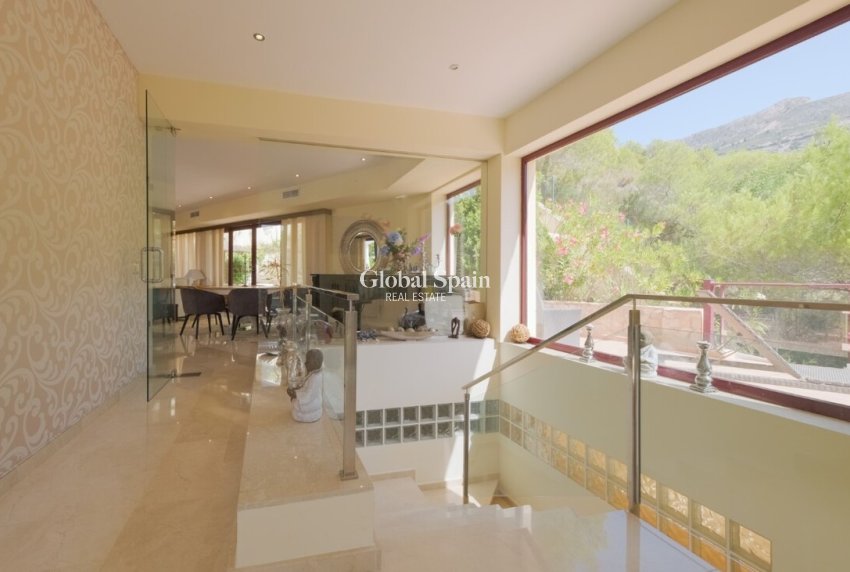 Resale - VILLA -
CALLOSA D'EN SARRIÀ - Costa Blanca