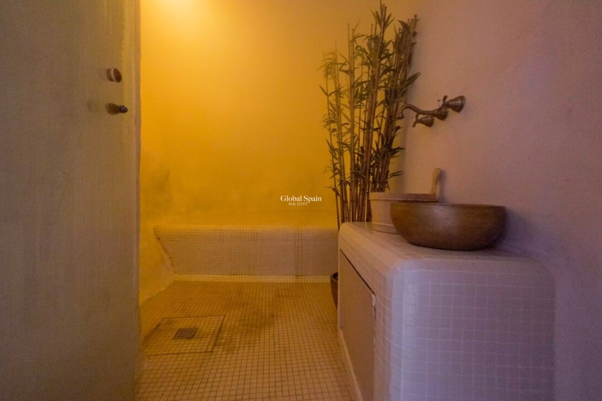 Resale - VILLA -
CALLOSA D'EN SARRIÀ - Costa Blanca