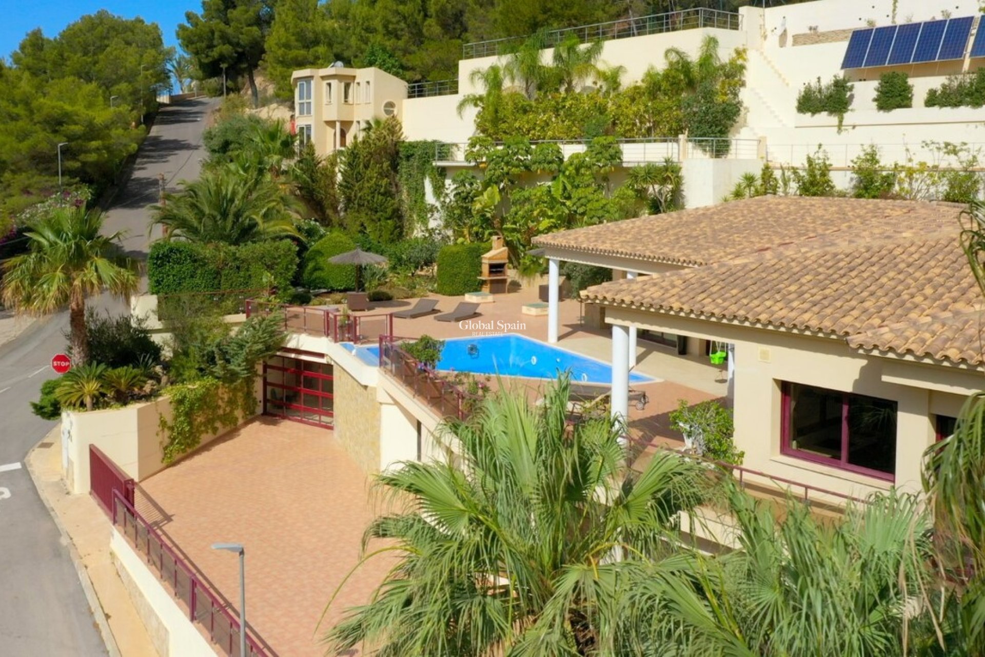 Resale - VILLA -
CALLOSA D'EN SARRIÀ - Costa Blanca