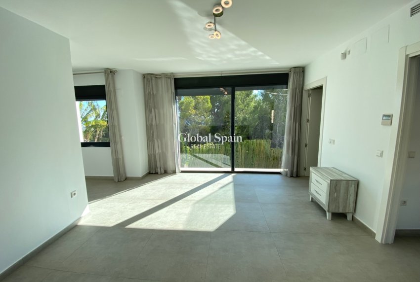 Resale - VILLA -
CALPE - Calpe urbanizaciones