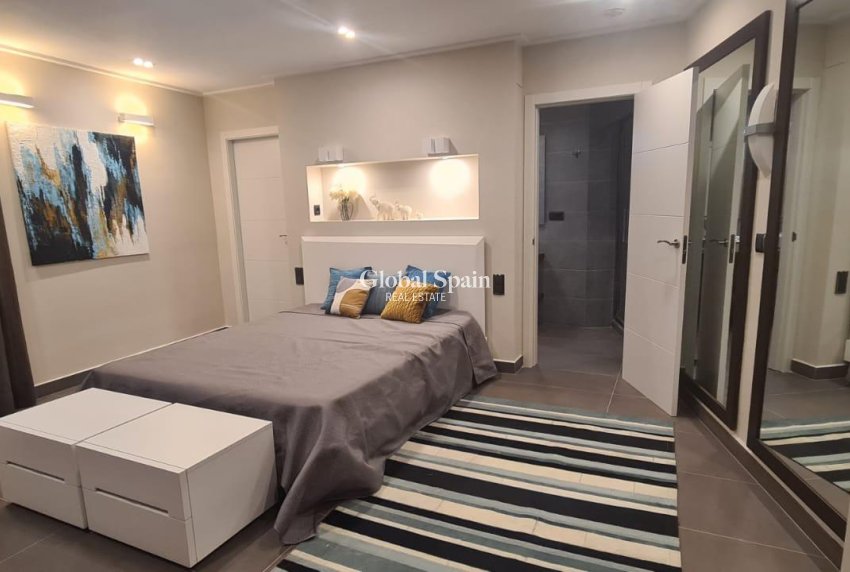 Resale - VILLA -
CALPE - Costa Blanca