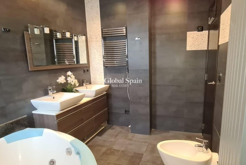 Resale - VILLA -
CALPE - Costa Blanca