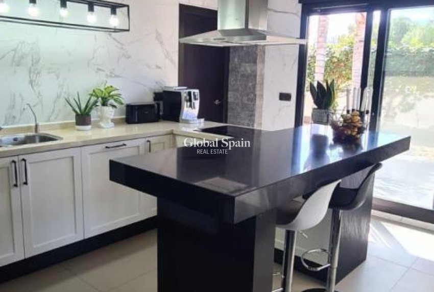 Resale - VILLA -
CALPE - Costa Blanca