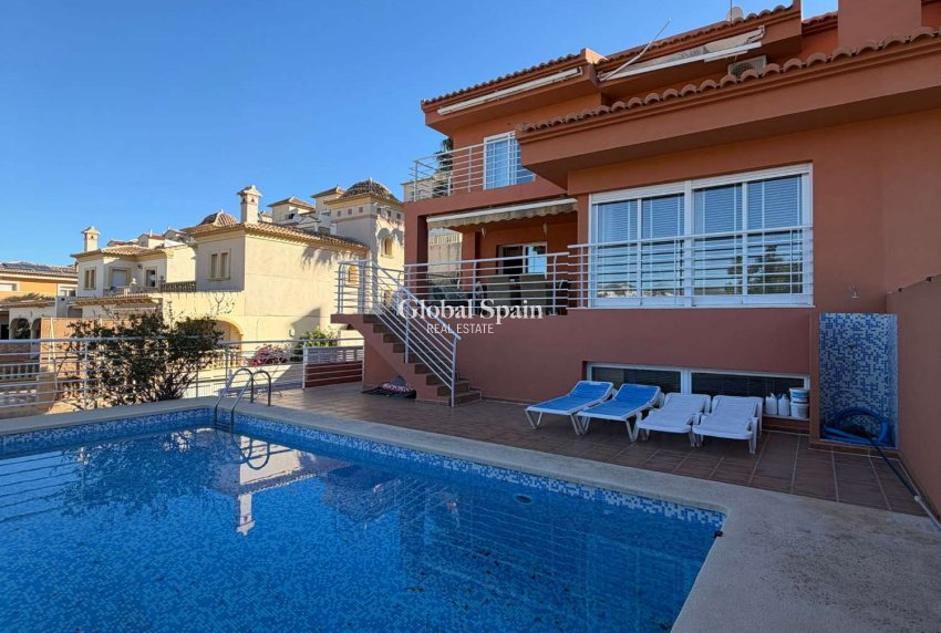 Resale - VILLA -
CALPE - Costa Blanca