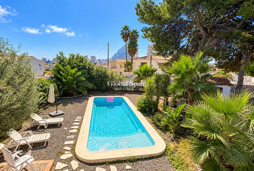 Resale - VILLA -
CALPE - Zona Levante - Playa Fossa