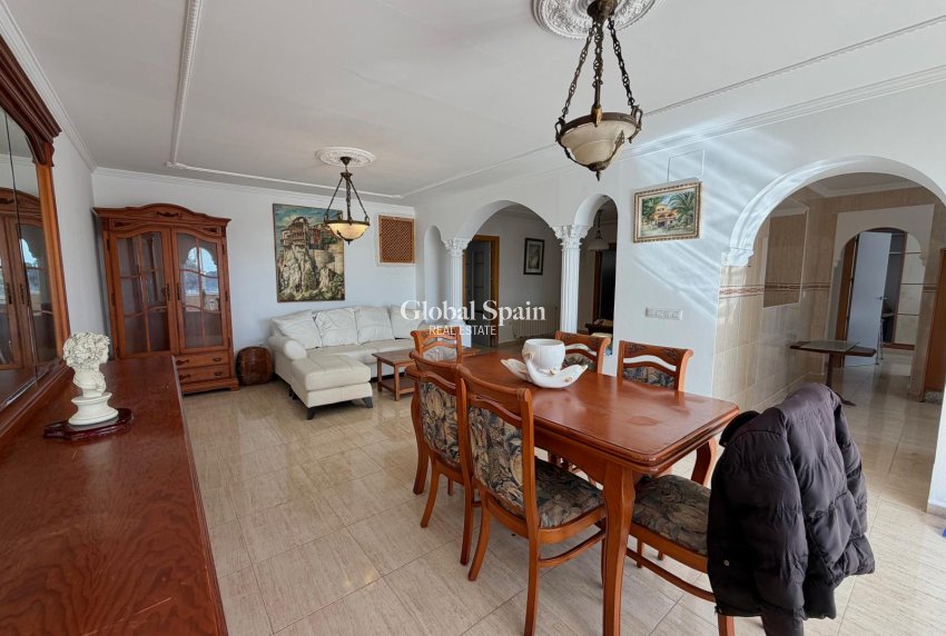 Resale - VILLA -
CALPE - Zona Playa del Bol - Puerto