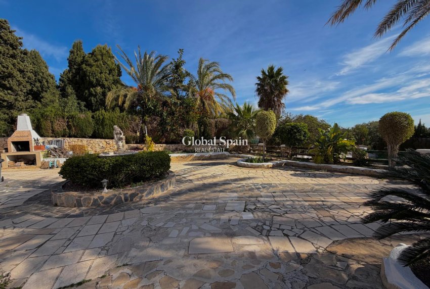 Resale - VILLA -
CALPE - Zona Playa del Bol - Puerto