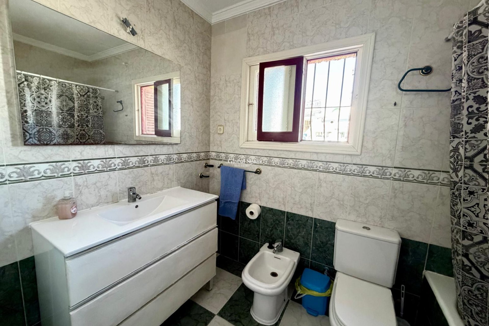 Resale - VILLA -
CALPE - Zona Playa del Bol - Puerto