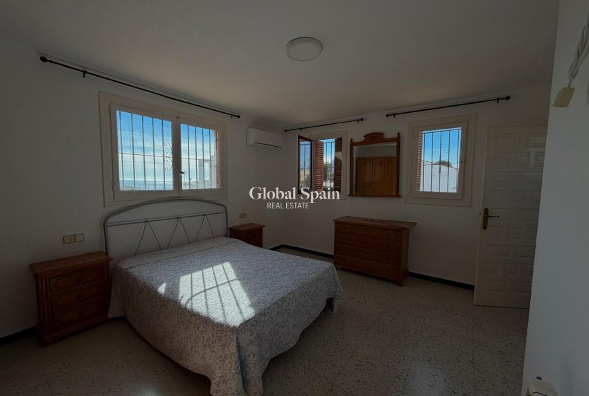 Resale - VILLA -
CALPE - Zona Playa del Bol - Puerto