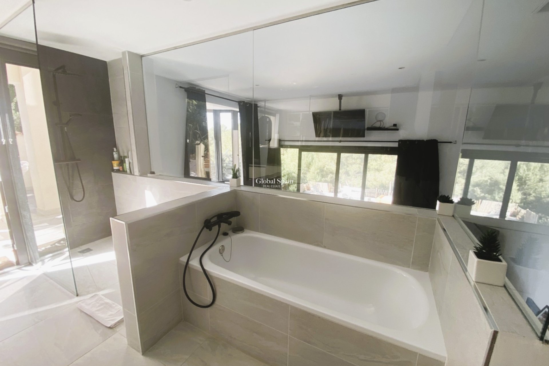 Resale - VILLA -
Calviá - Mallorca