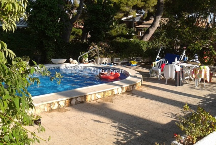 Resale - VILLA -
CAMPOAMOR - Costa Blanca