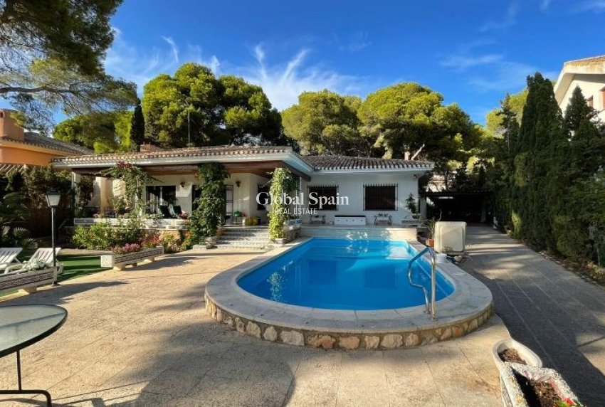 Resale - VILLA -
CAMPOAMOR - Costa Blanca