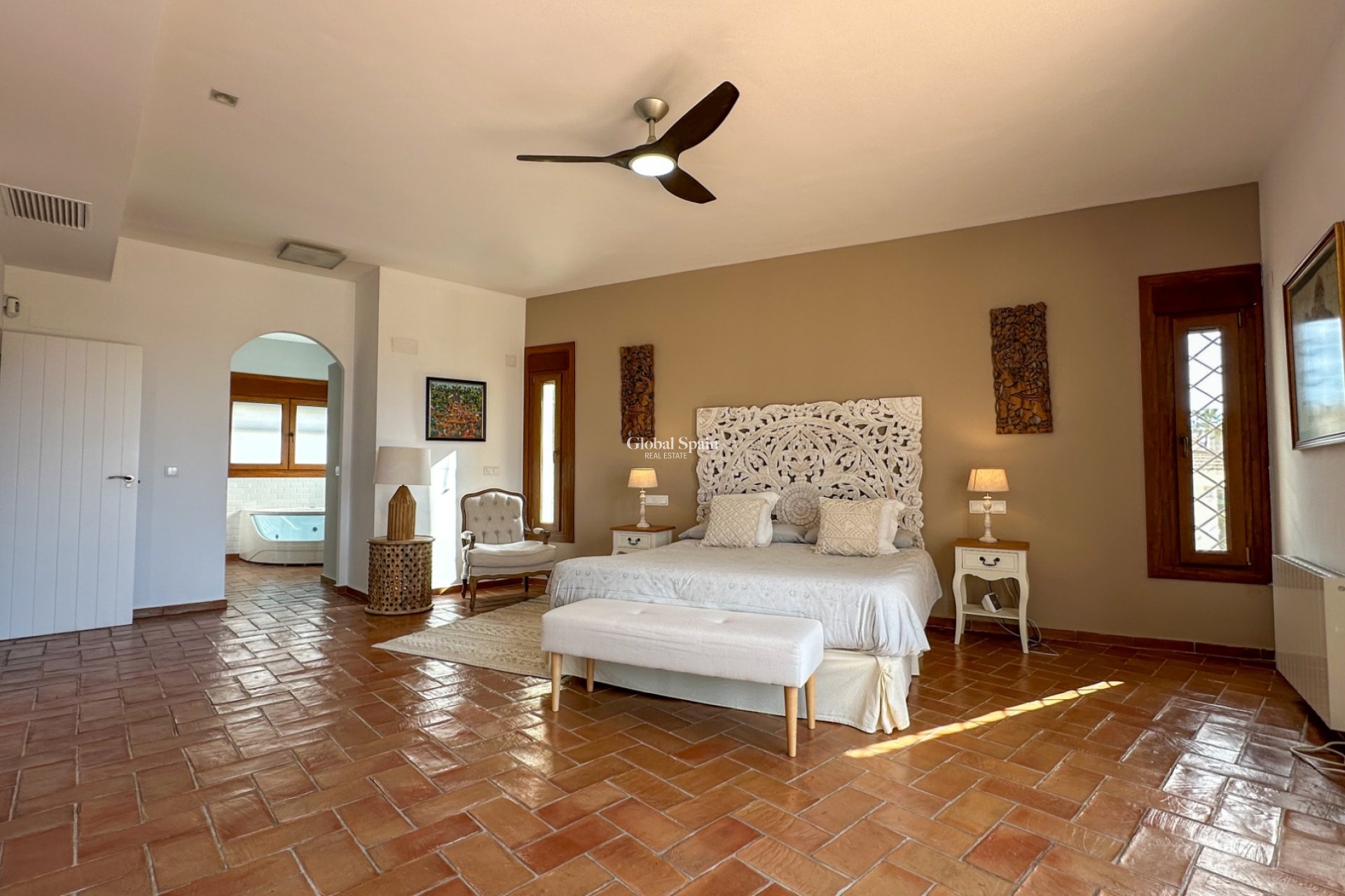 Resale - VILLA -
CAMPOAMOR - Costa Blanca