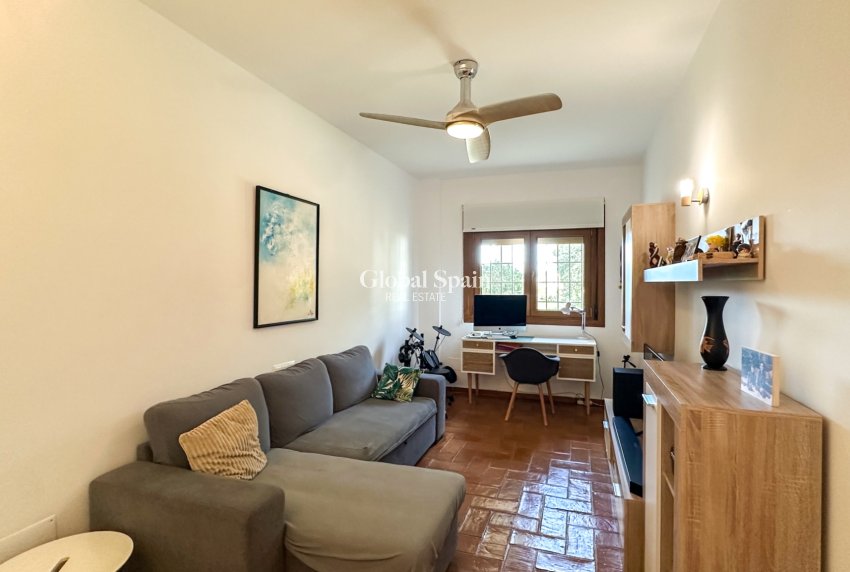 Resale - VILLA -
CAMPOAMOR - Costa Blanca