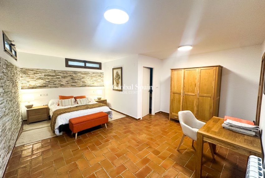 Resale - VILLA -
CAMPOAMOR - Costa Blanca
