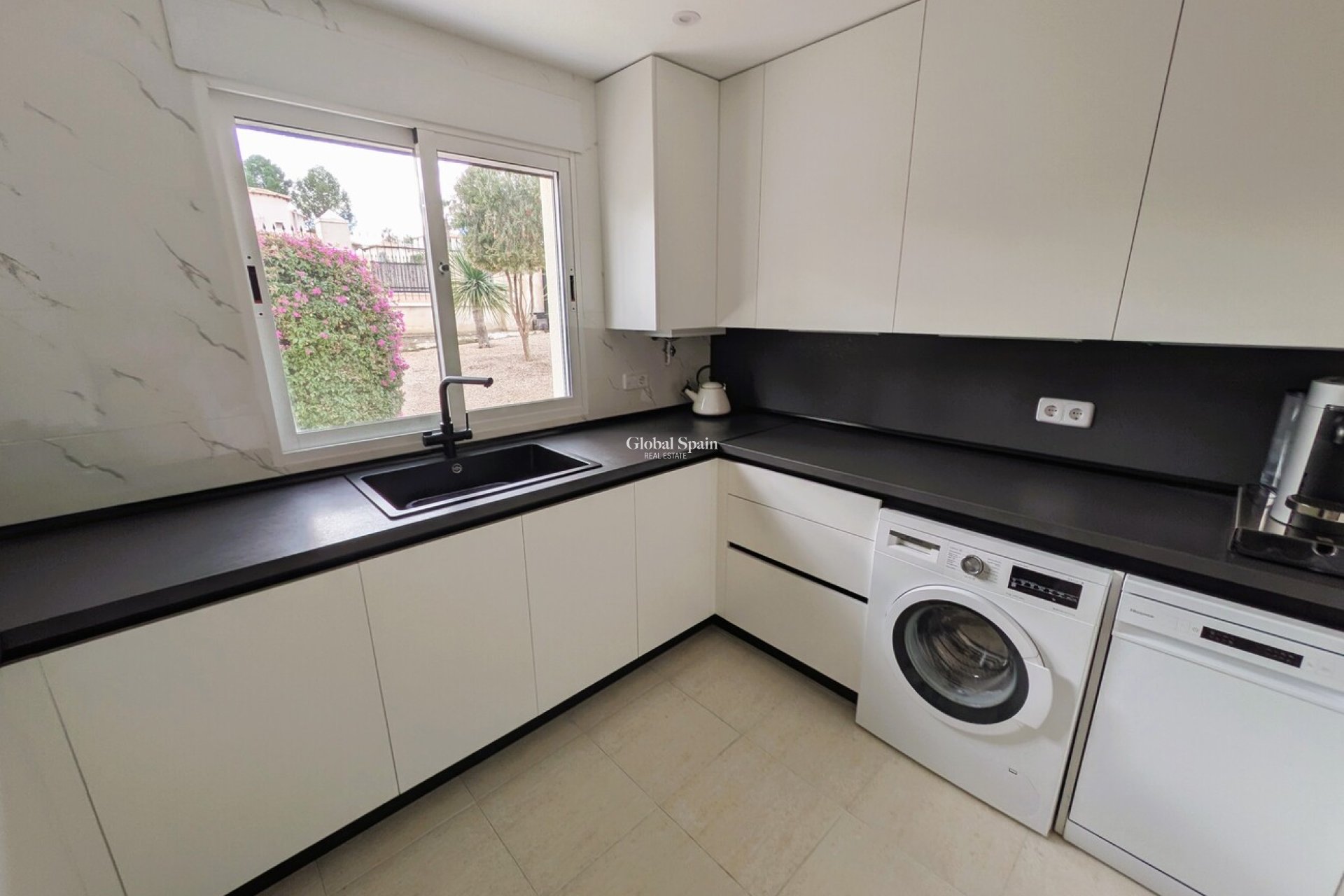 Resale - VILLA -
CAMPOS DEL RÍO - Campos del Rio