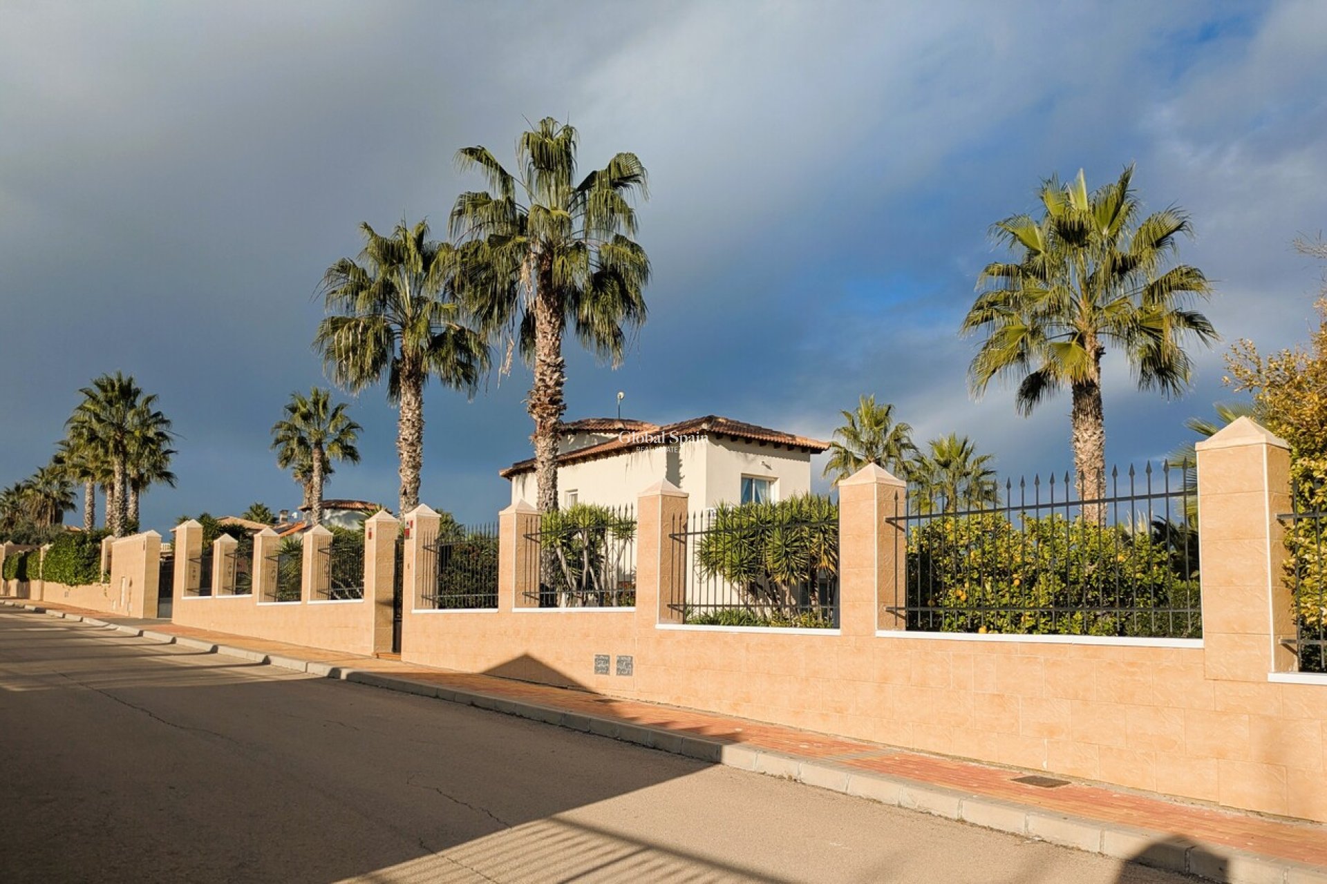 Resale - VILLA -
CAMPOS DEL RÍO - Campos del Rio