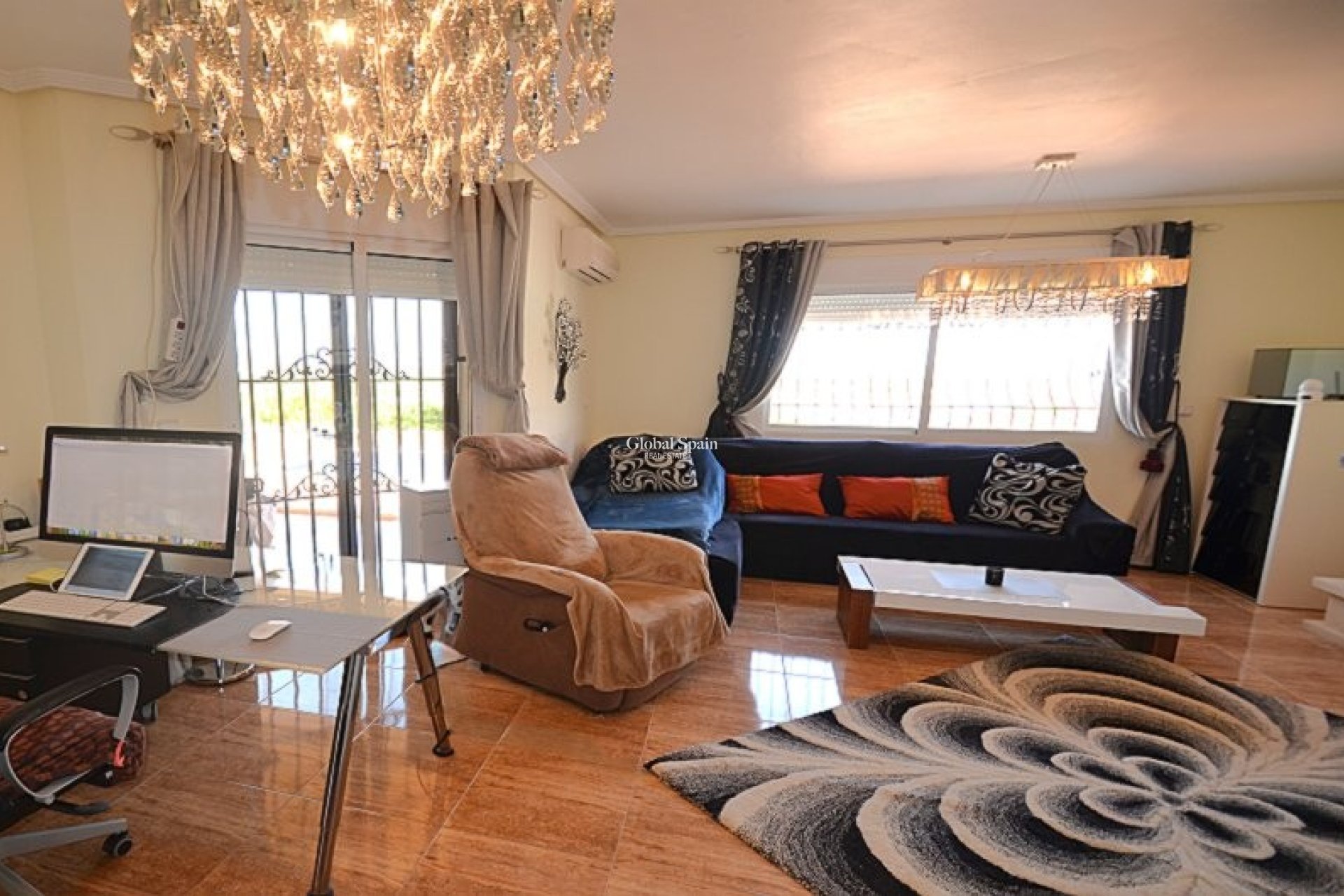 Resale - VILLA -
CAMPOS DEL RÍO - Inland