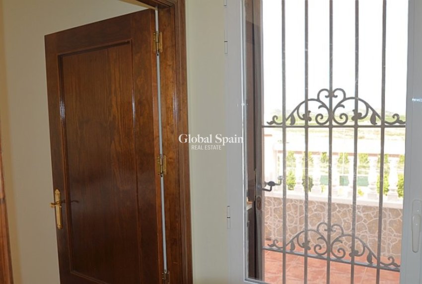 Resale - VILLA -
CAMPOS DEL RÍO - Inland