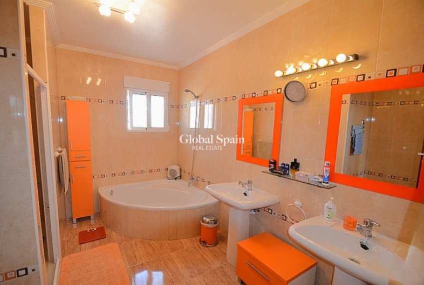 Resale - VILLA -
CAMPOS DEL RÍO - Inland