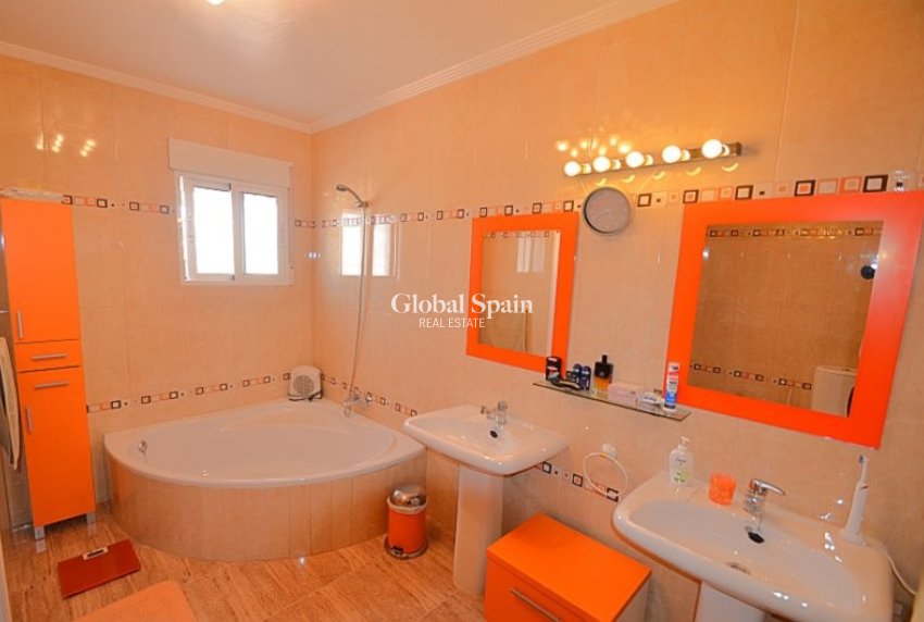 Resale - VILLA -
CAMPOS DEL RÍO - Inland