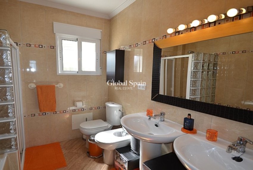 Resale - VILLA -
CAMPOS DEL RÍO - Inland