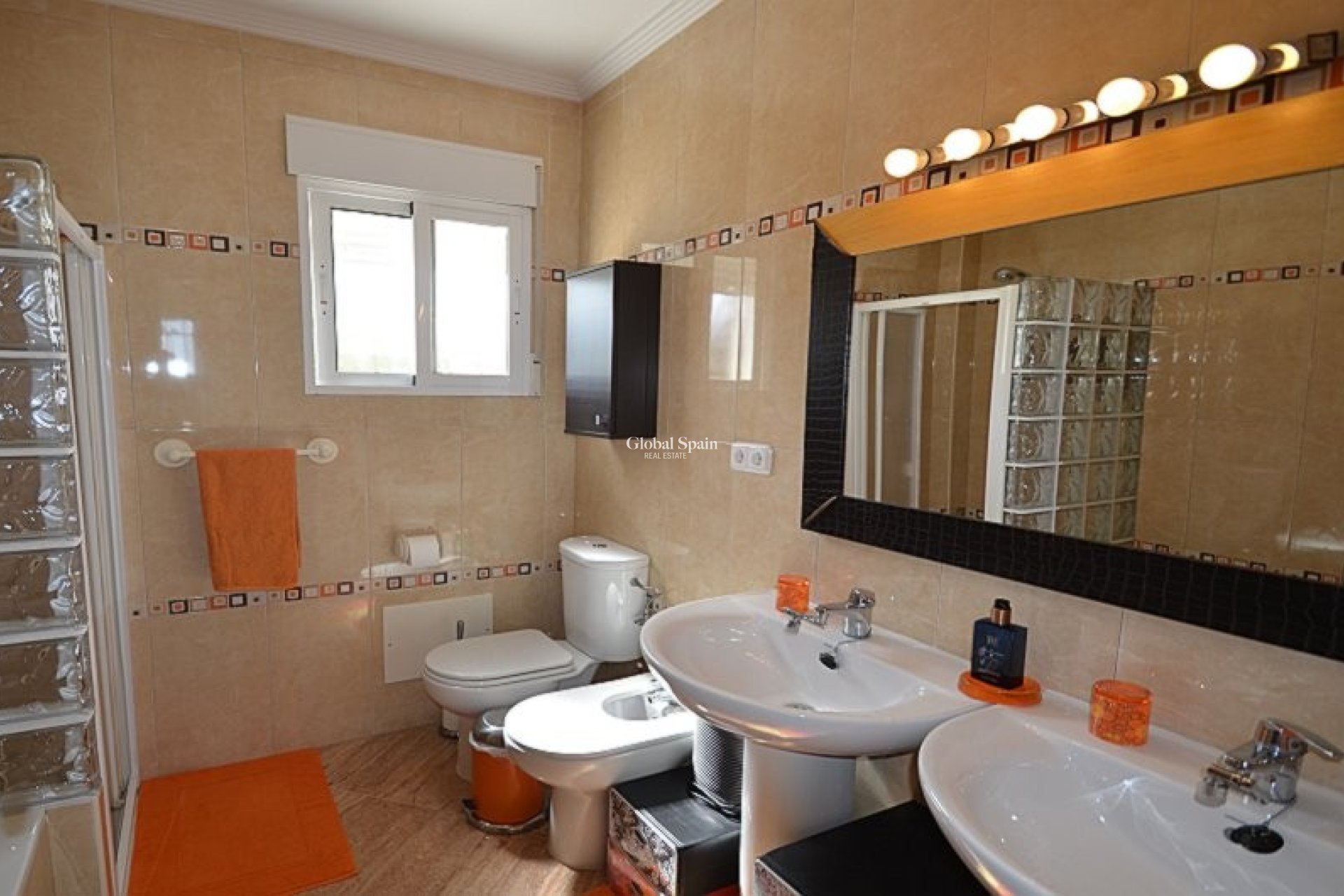 Resale - VILLA -
CAMPOS DEL RÍO - Inland