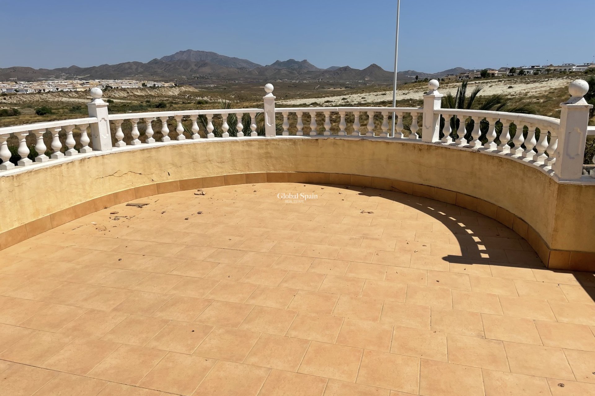 Resale - VILLA -
CAMPOSOL - Inland