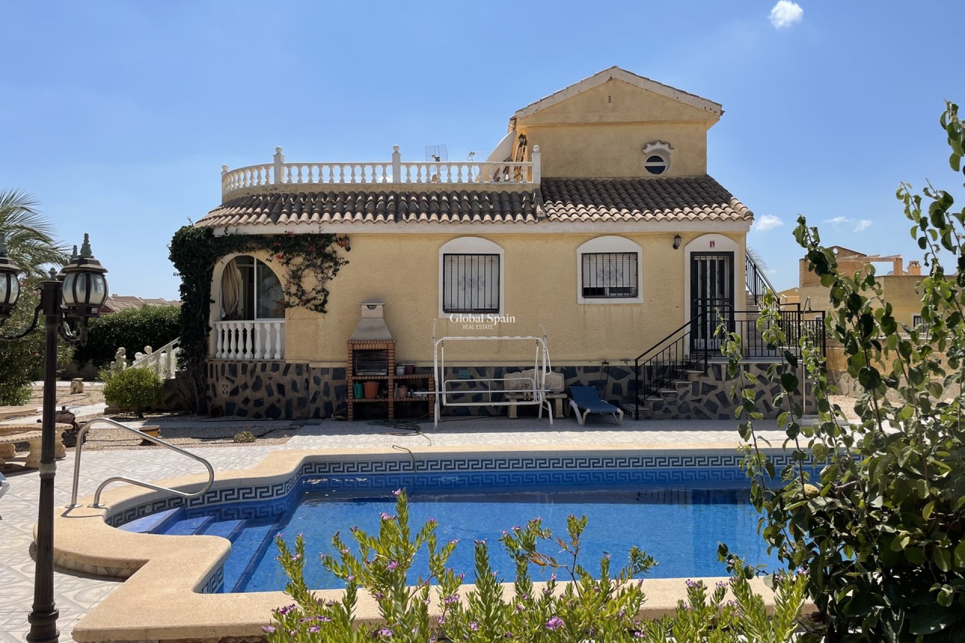 Resale - VILLA -
CAMPOSOL - Inland