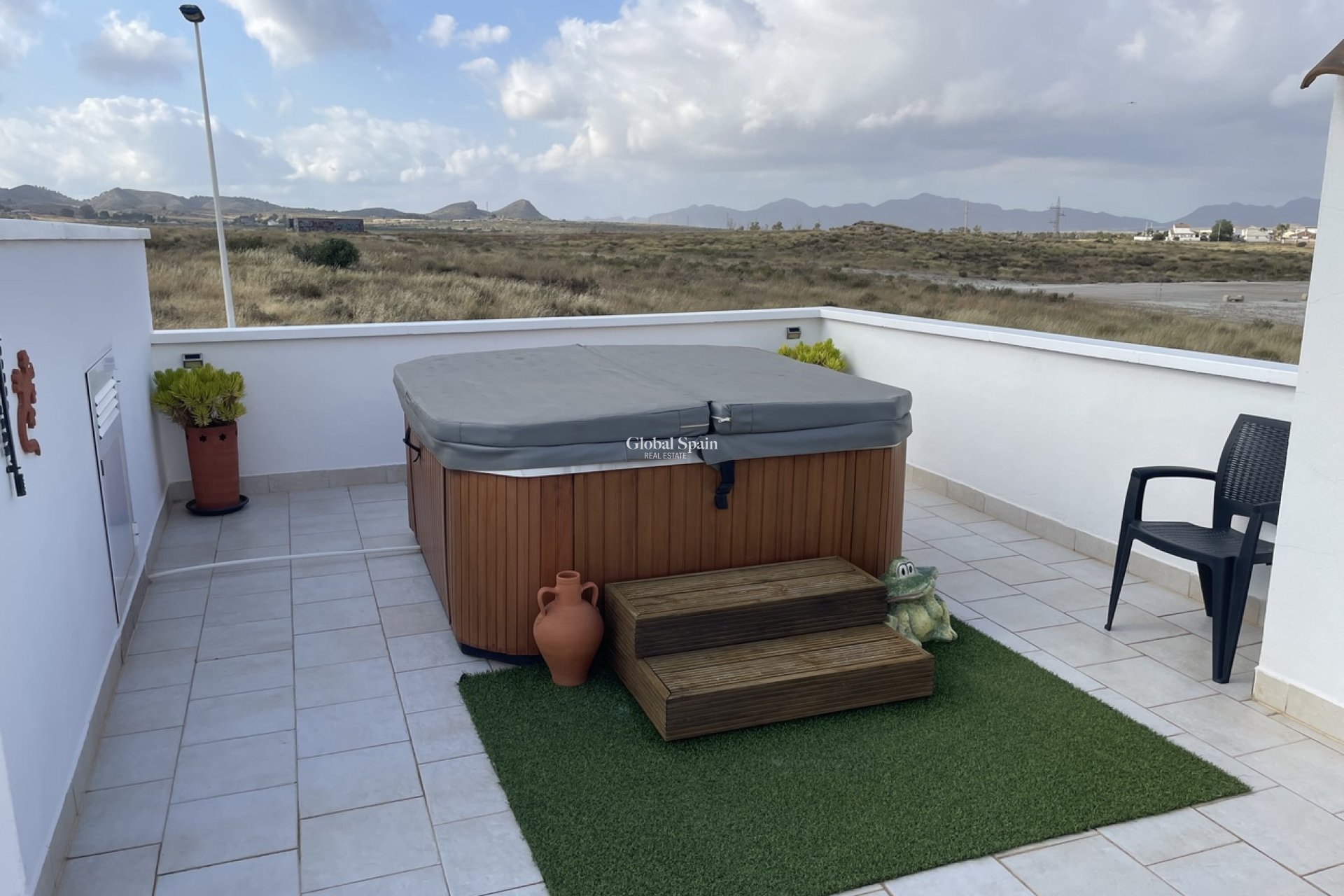 Resale - VILLA -
CAMPOSOL - Inland