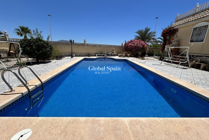 Resale - VILLA -
CAMPOSOL - Inland