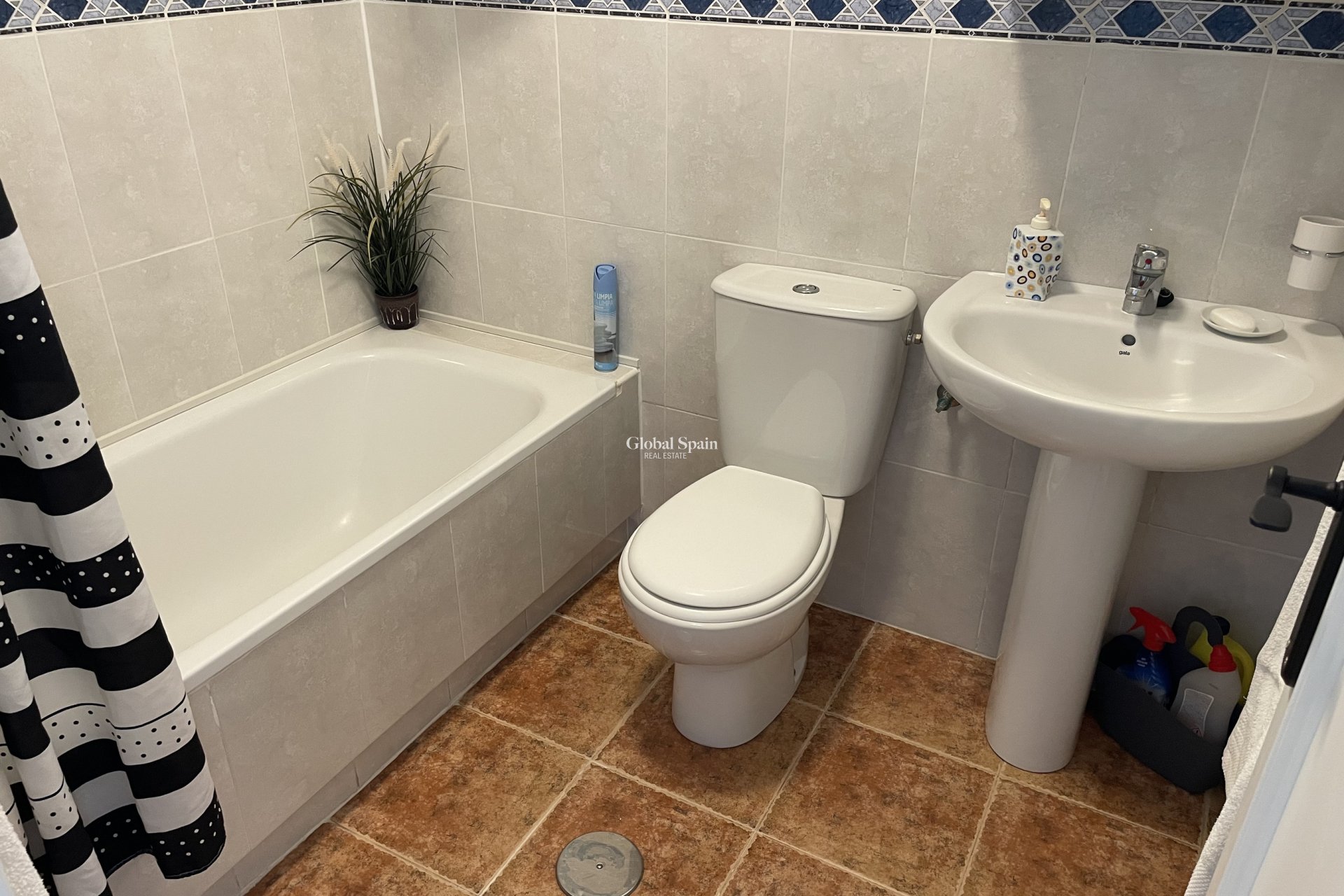Resale - VILLA -
CAMPOSOL - Inland