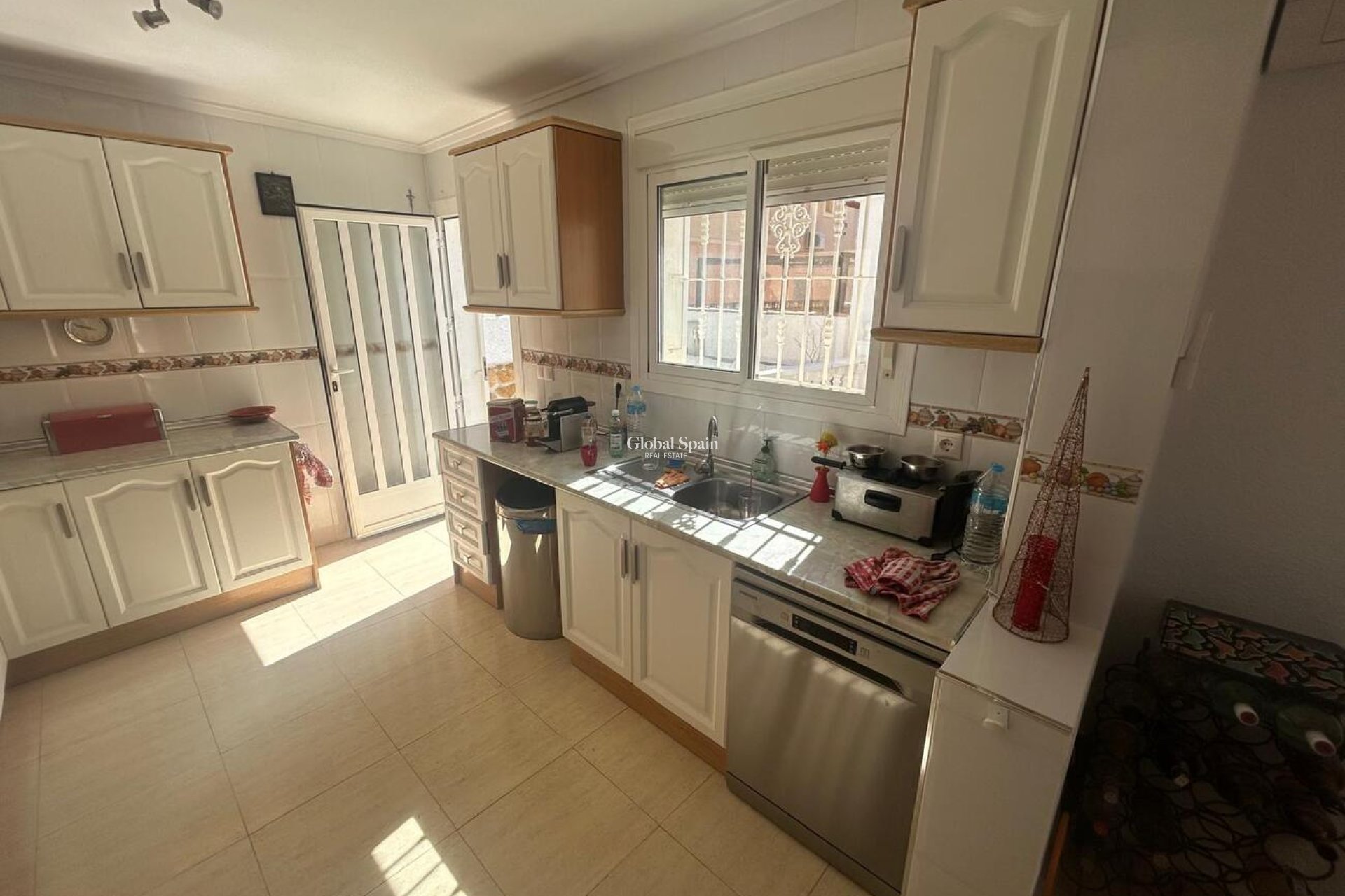 Resale - VILLA -
CAMPOSOL - Sector D