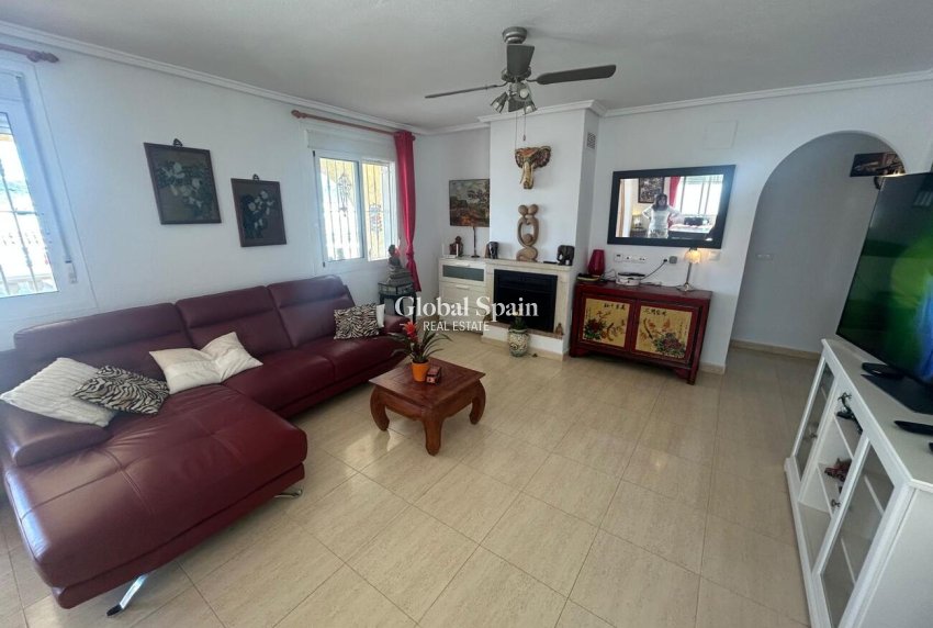 Resale - VILLA -
CAMPOSOL - Sector D