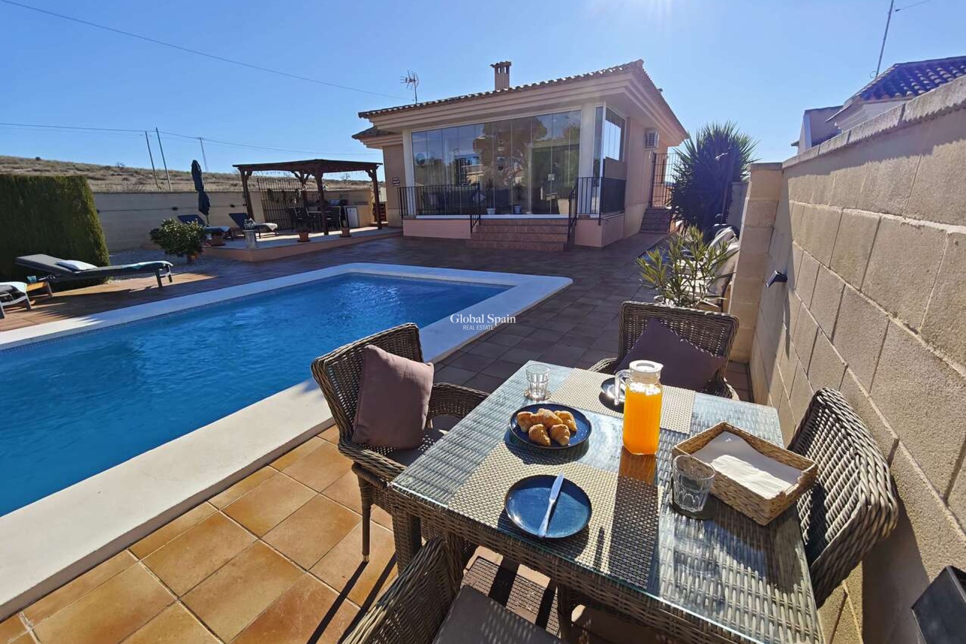 Resale - VILLA -
CAÑADA DEL TRIGO - Inland