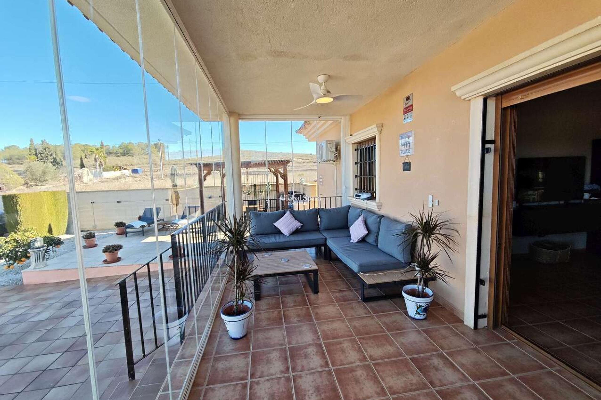 Resale - VILLA -
CAÑADA DEL TRIGO - Inland