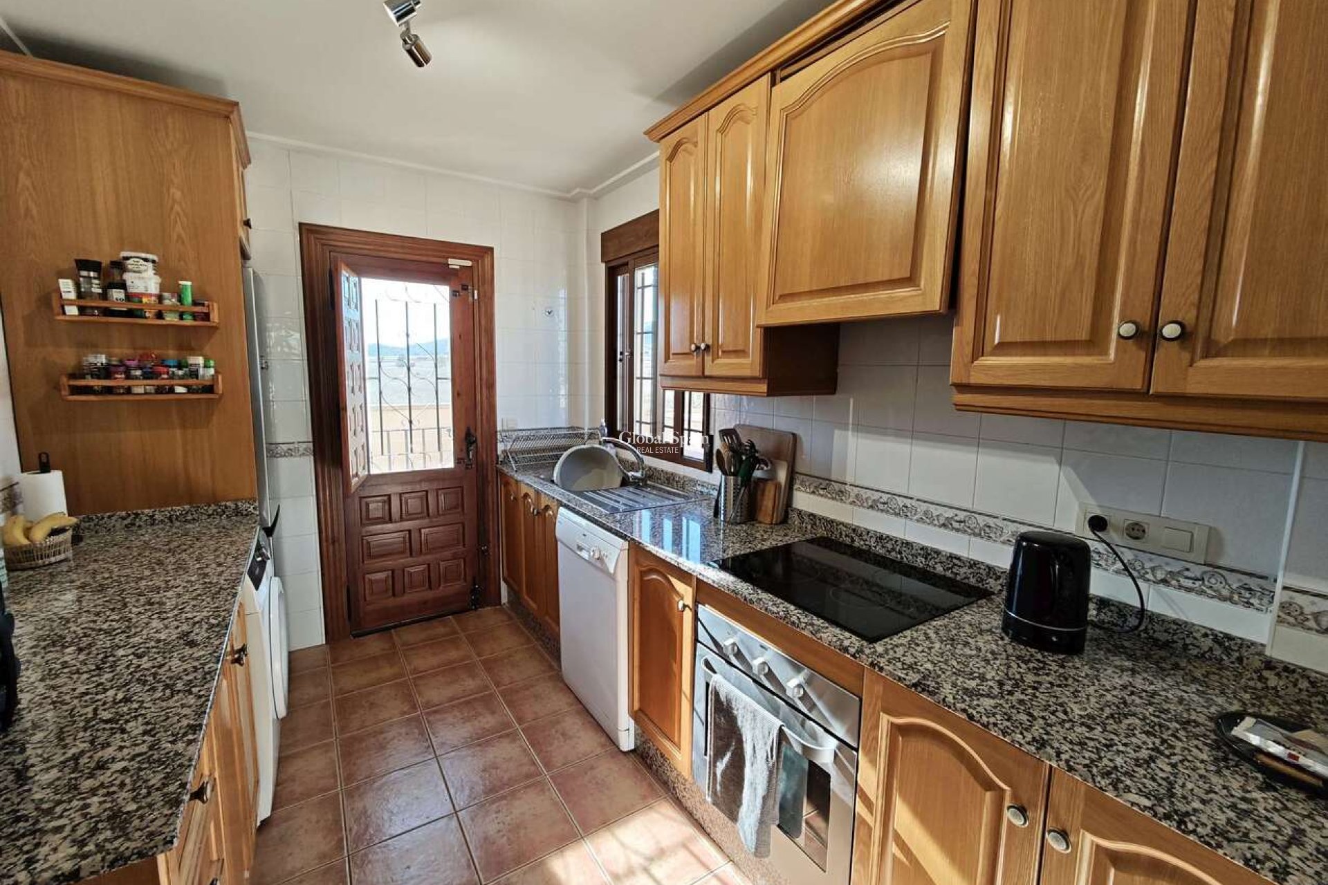 Resale - VILLA -
CAÑADA DEL TRIGO - Inland