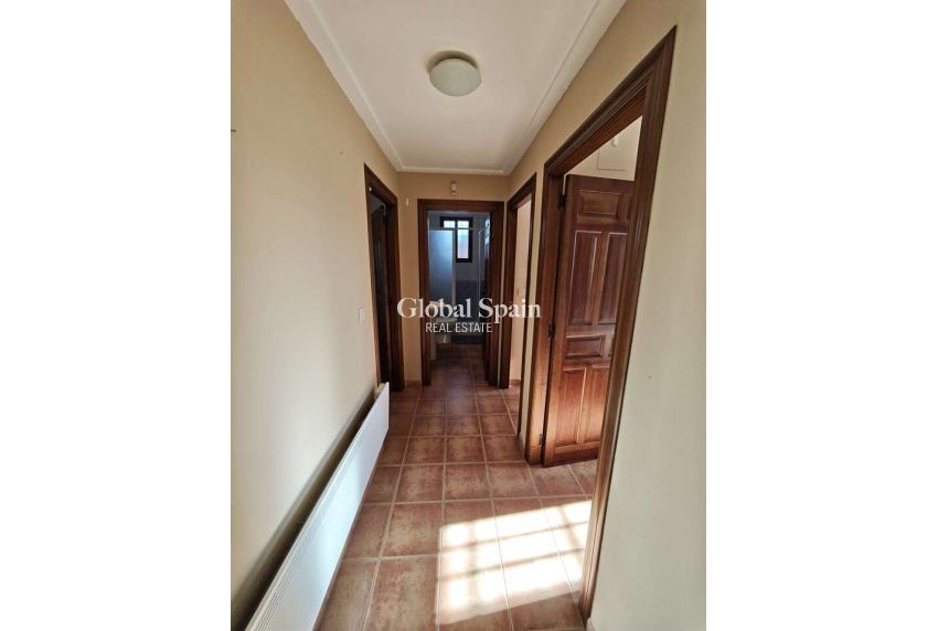 Resale - VILLA -
CAÑADA DEL TRIGO - Inland