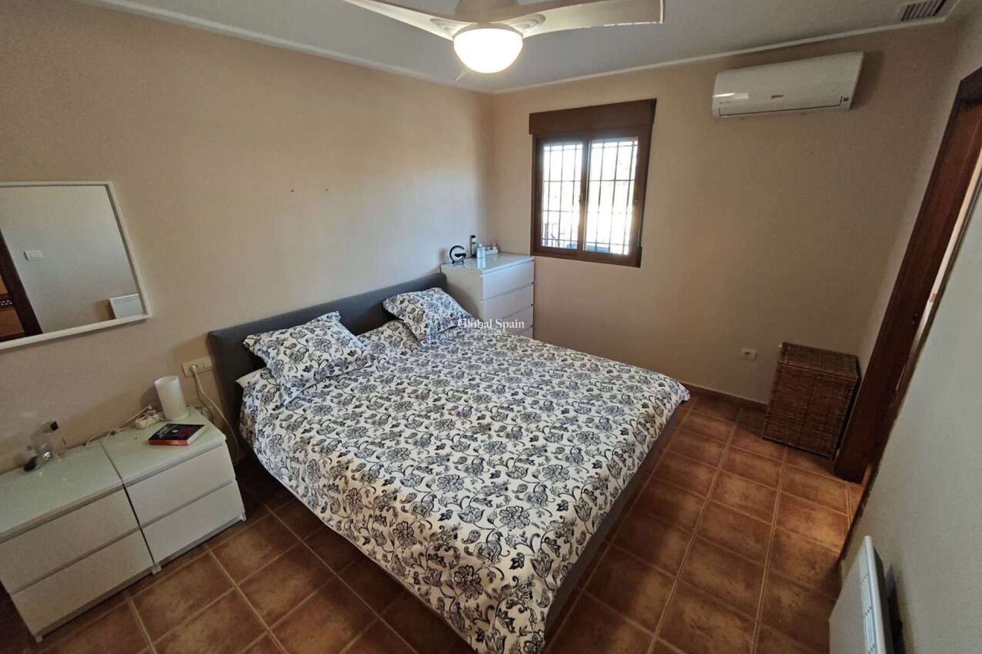 Resale - VILLA -
CAÑADA DEL TRIGO - Inland