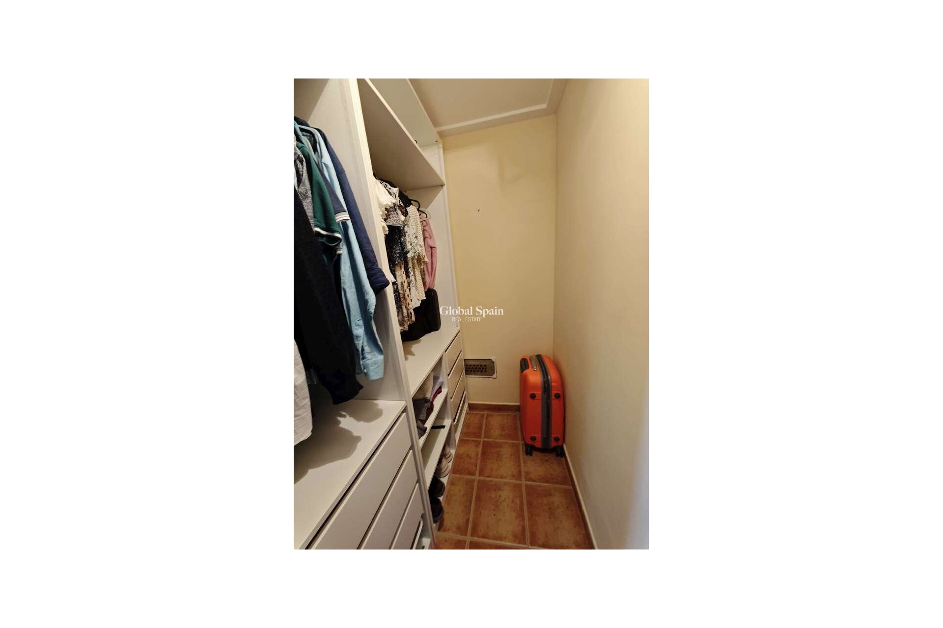 Resale - VILLA -
CAÑADA DEL TRIGO - Inland