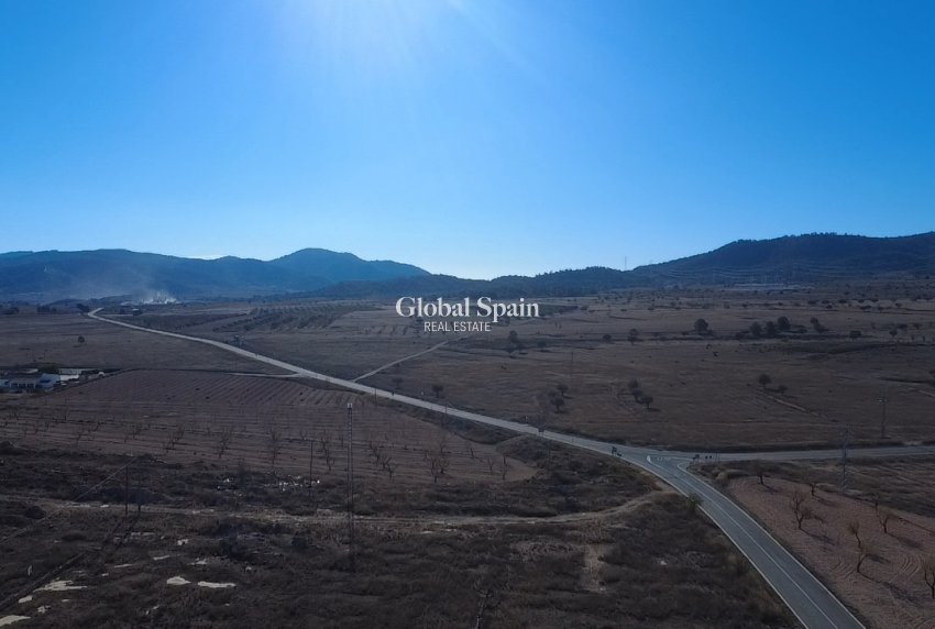 Resale - VILLA -
CAÑADA DEL TRIGO - Inland