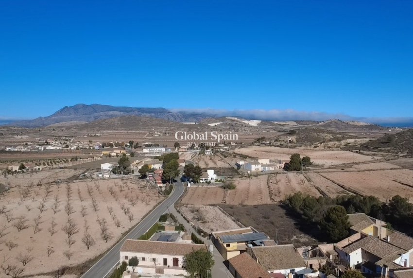 Resale - VILLA -
CAÑADA DEL TRIGO - Inland