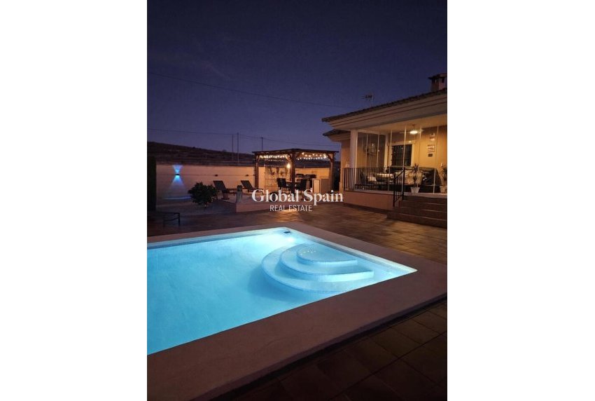 Resale - VILLA -
CAÑADA DEL TRIGO - Inland