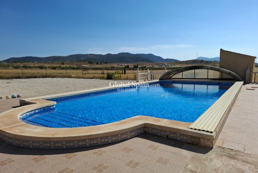 Resale - Villa -
Canada Del Trigo