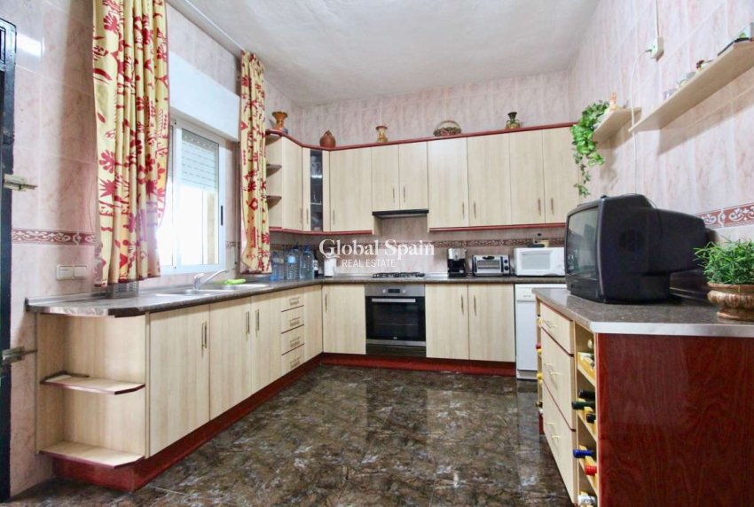 Resale - VILLA -
CAÑADAS DE SAN PEDRO - Inland