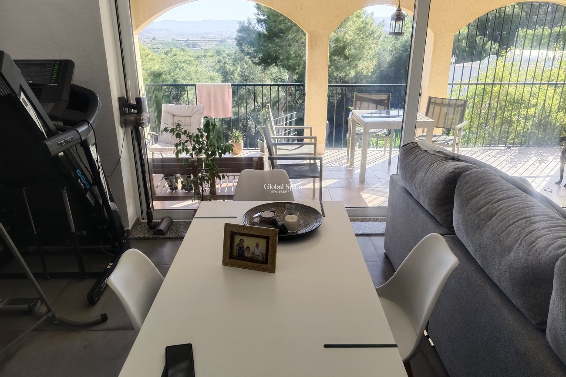 Resale - VILLA -
CAÑADAS DE SAN PEDRO - Inland