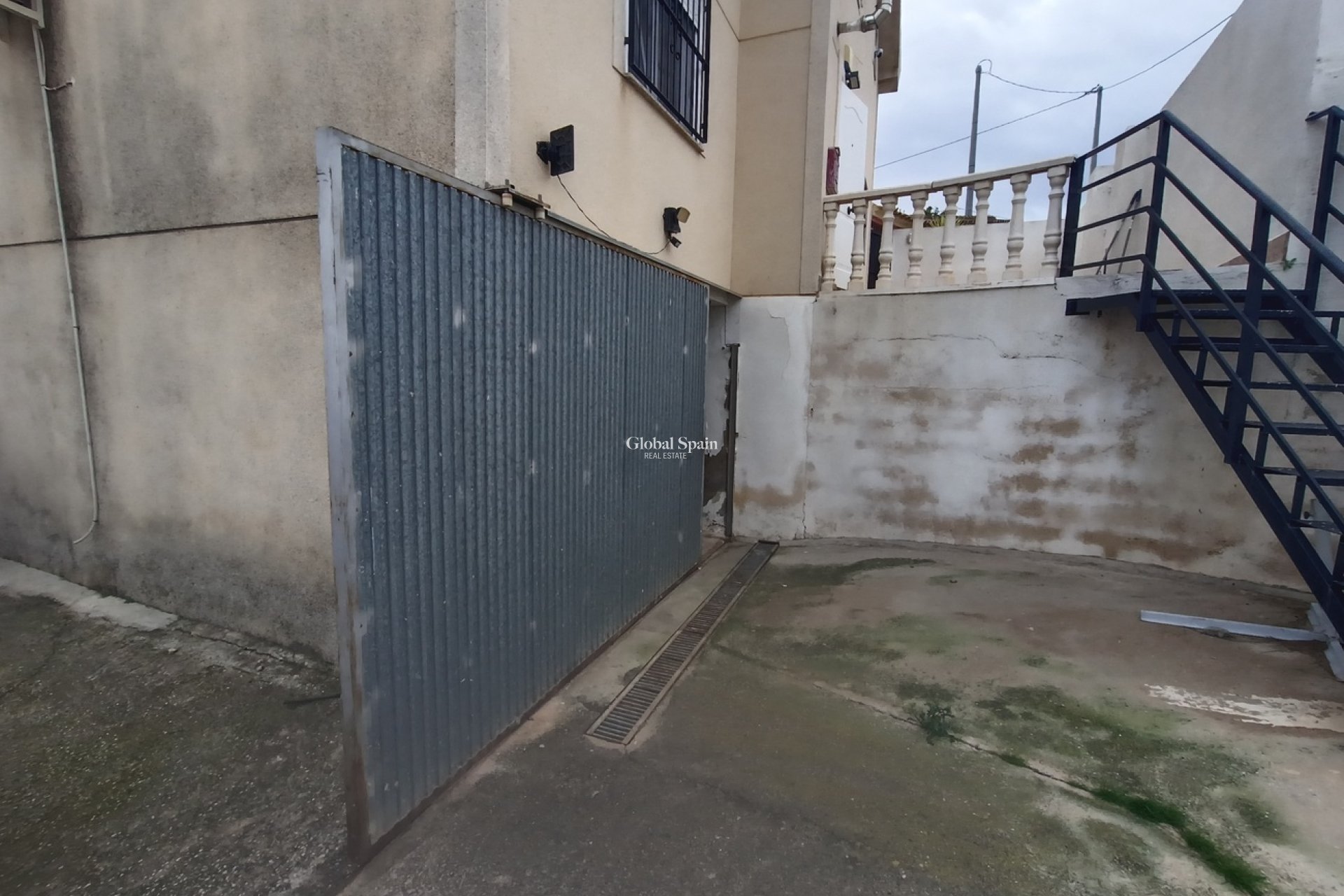 Resale - VILLA -
CAÑADAS DE SAN PEDRO - Inland