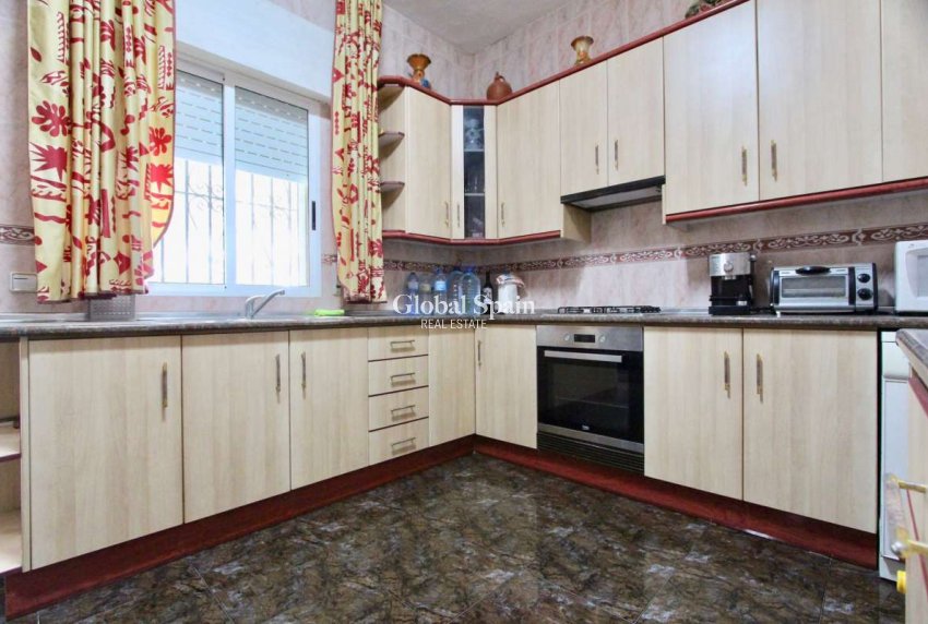 Resale - VILLA -
CAÑADAS DE SAN PEDRO - Inland